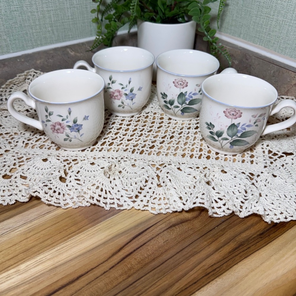 Keltcraft by Noritake Cortland Coffee Mugs Set of 4 Ireland Floral Stoneware
